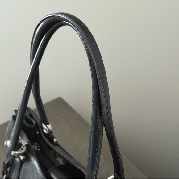 LIZ CLAIBORNE Black Shoulder/Hobo Handbag - Picture 4 of 13